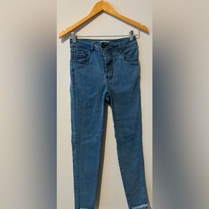 Kancan Skinny Jeans Women's size 3 Mid Rise Raw Hem Stretch Denim